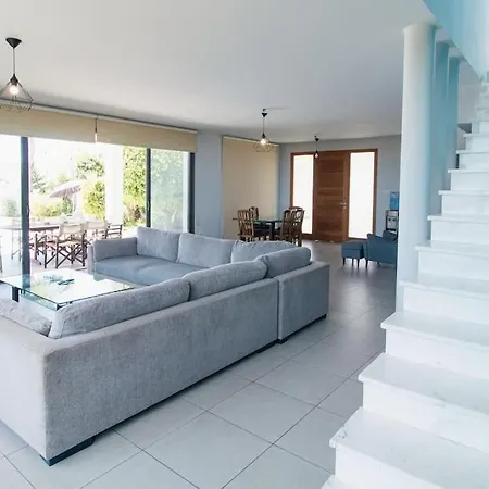 Maestro - Pervolia Larnaca
